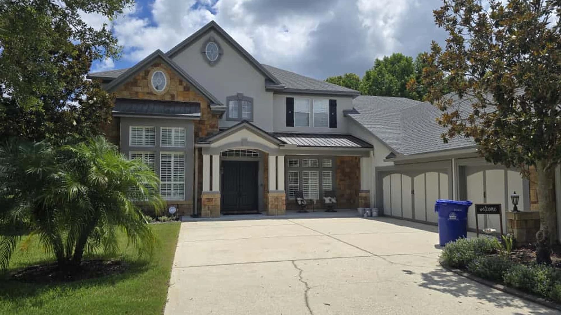 Jacksonville Painters - Professional House Painting Services Professional Jacksonville painters finishing an exterior house painting project